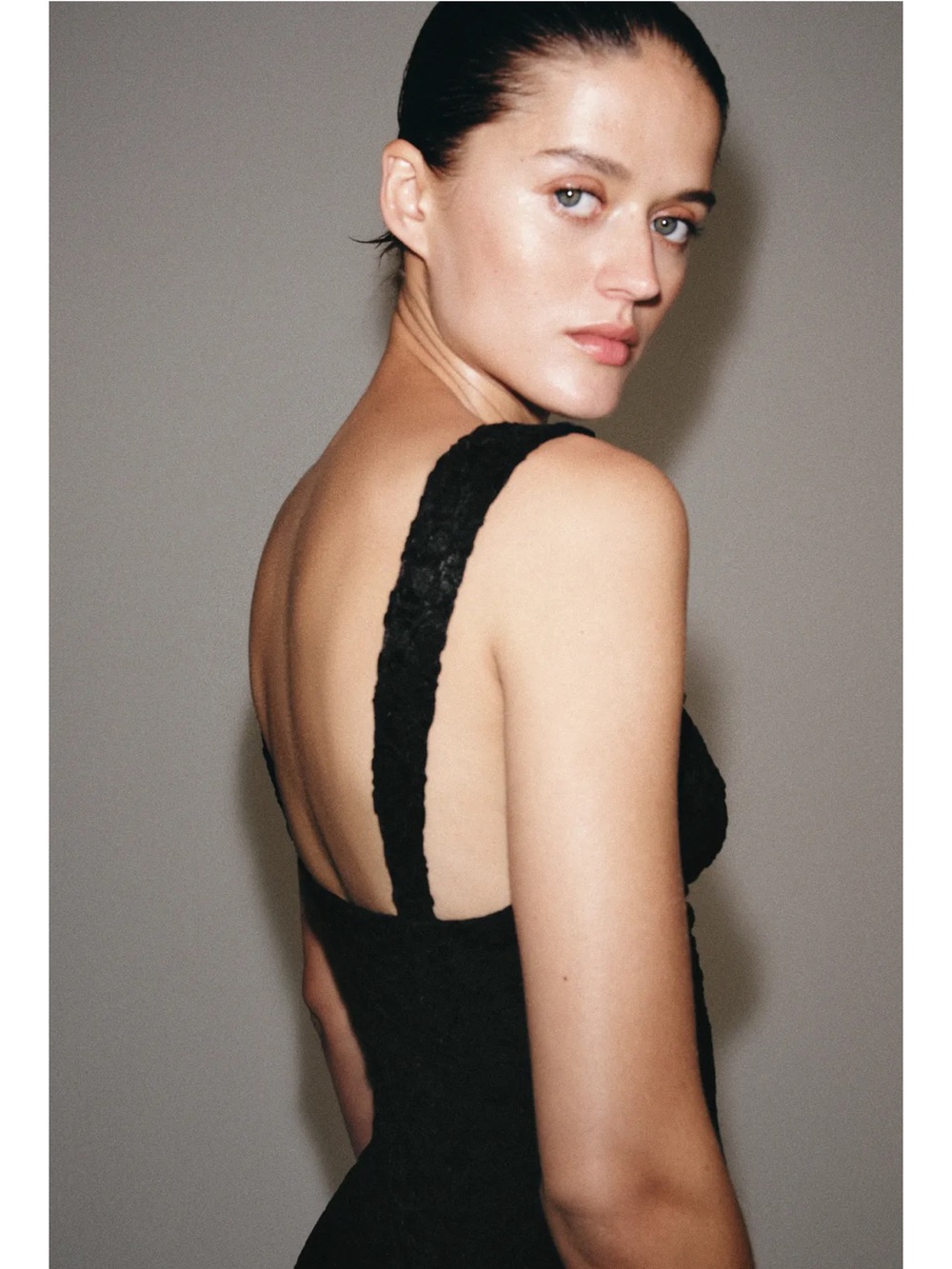 VIRAL ZARA Midi dress made of lace fabric. Sweetheart neckline S 
🚨FIRM PRICE - Picture 6 of 10